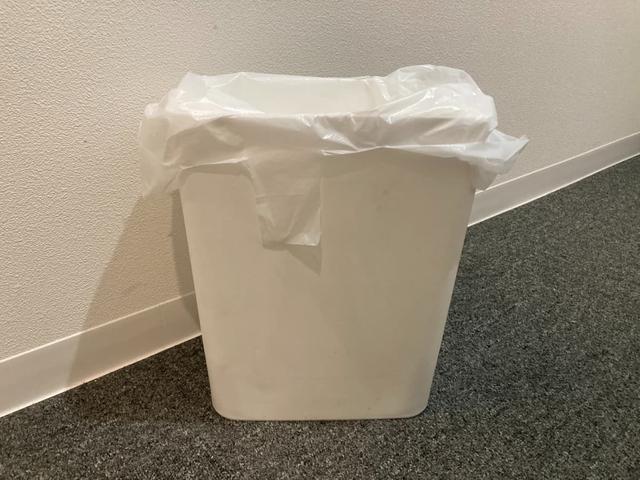 ãäº¬é½æ²³åçºé§
å¯å°è·¯éåºãã´ãç®±.jpeg
