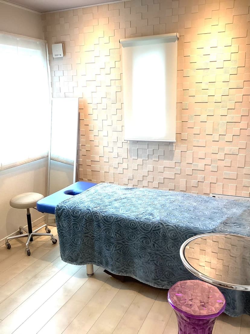 【同志社前駅徒歩3分】備品充実・完全個室のプライベートサロンが私のサロンに。エステ・整体・マッサージに【minoriba】