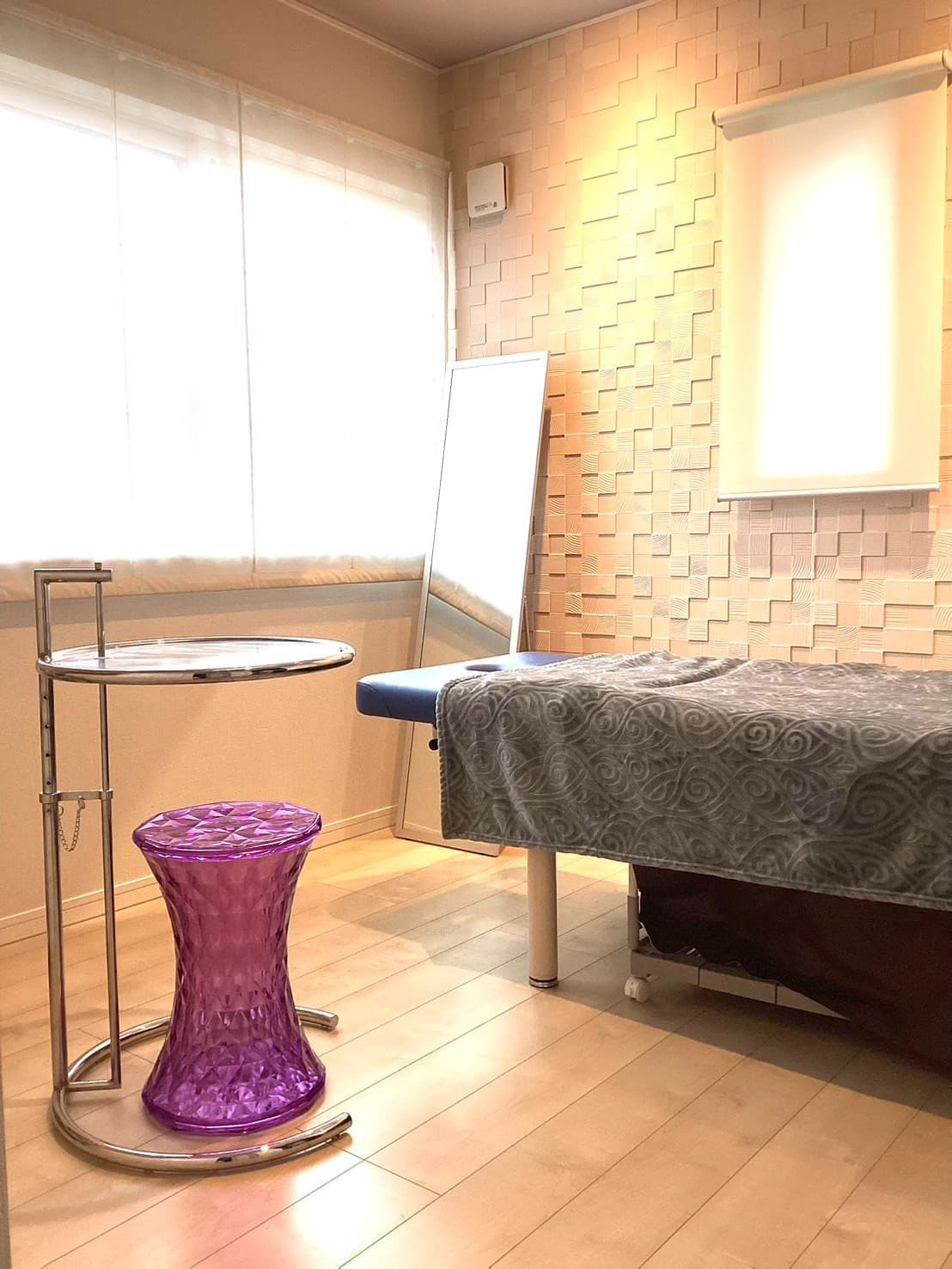 【同志社前駅徒歩3分】備品充実・完全個室のプライベートサロンが私のサロンに。エステ・整体・マッサージに【minoriba】