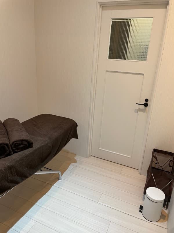 【通町筋駅徒歩4分】備品充実・完全個室のプライベートサロンが私のサロンに。エステ・マッサージに【スペース2】minoriba