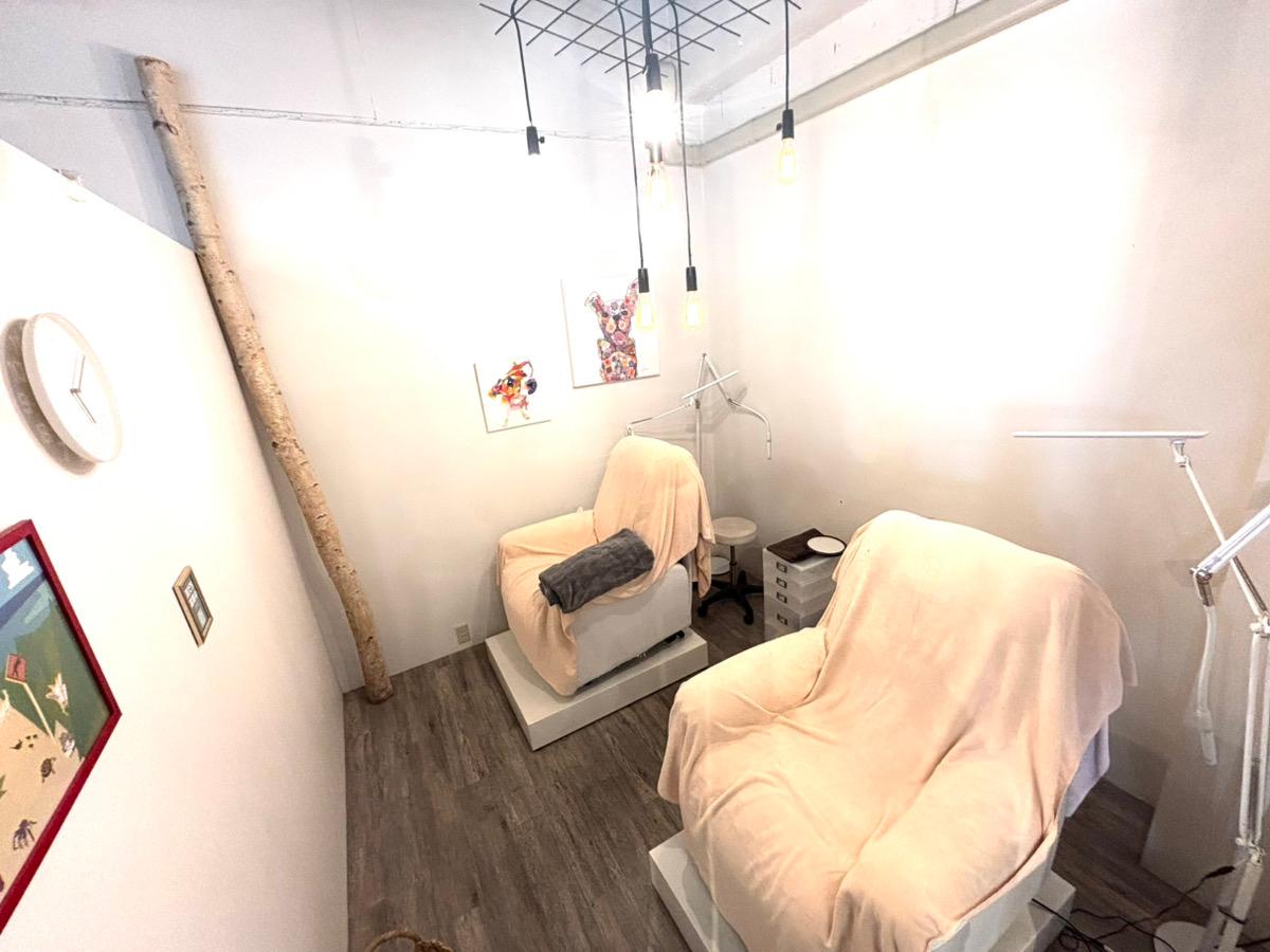 【バス停八重山合同庁舎前より徒歩5分】≪女性限定≫備品充実のプライベートサロンが私のサロンに。【マツエクスペース2】minoriba
