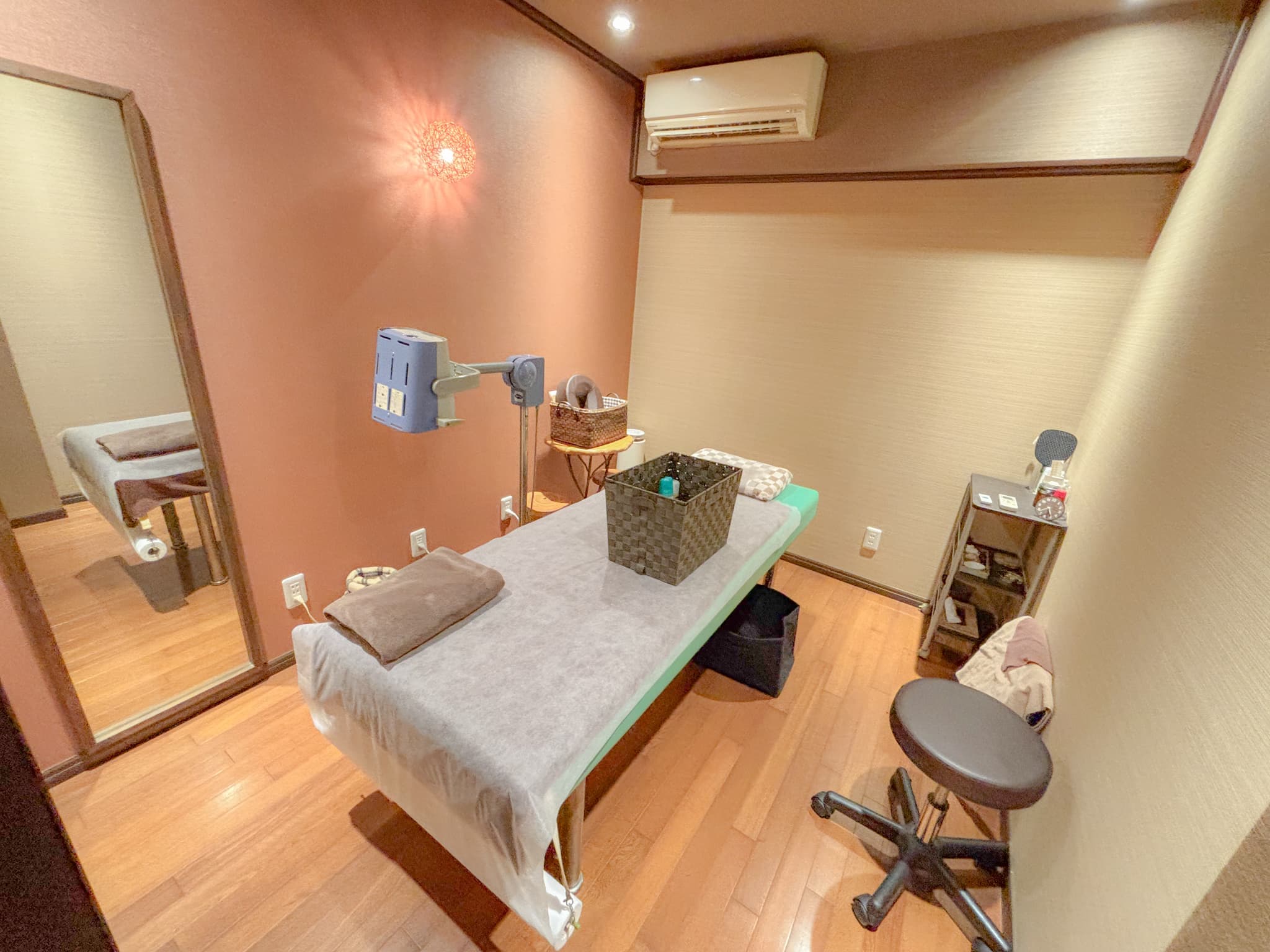 【新宿駅徒歩7分】≪女性限定≫完全個室のプライベートサロンが私のサロンに。エステ・整体・マッサージに【スペース1】minoriba