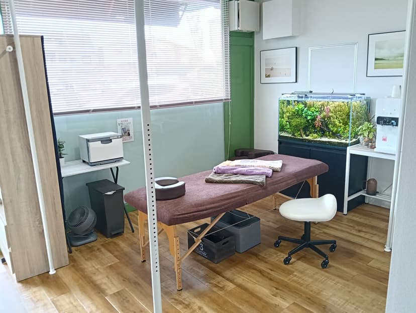 【大土居の交差点すぐ】ロードサイドの備品充実のプライベートサロンがあなたのサロンに。エステ・整体・マッサージに【minoriba】