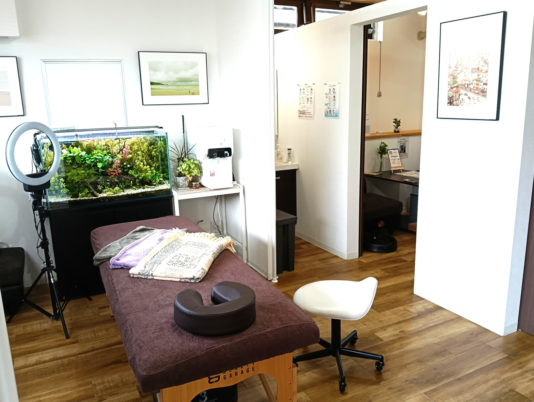 【大土居の交差点すぐ】ロードサイドの備品充実のプライベートサロンがあなたのサロンに。エステ・整体・マッサージに【minoriba】