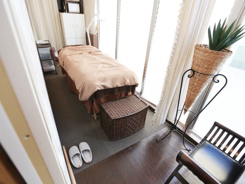 【センター南駅徒歩30秒】《女性限定》プライベートサロンでまつエク・エステ・整体・マッサージを。【エステルーム】minoriba