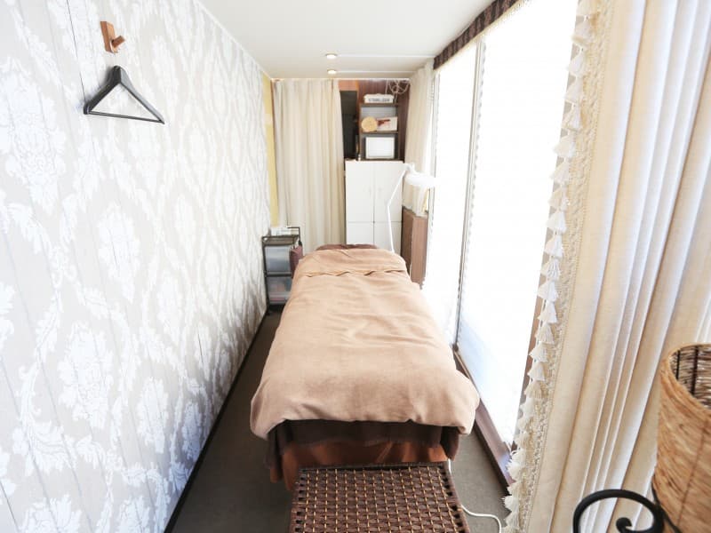 【センター南駅徒歩30秒】《女性限定》プライベートサロンでまつエク・エステ・整体・マッサージを。【エステルーム】minoriba