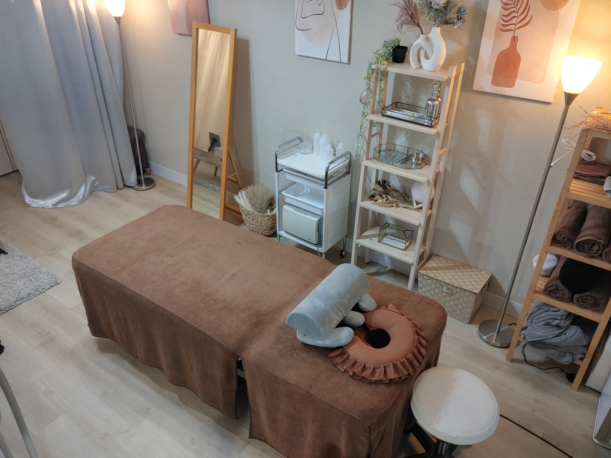 【栄駅徒歩5分】備品充実・完全個室のプライベートサロンが私のサロンに。エステ・整体・マッサージに【minoriba】