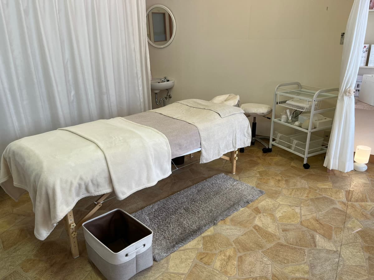 【紀伊田辺駅徒歩7分】≪女性限定≫備品充実・完全個室のプライベートサロンが私のサロンに。エステ・整体・マッサージに【minoriba】