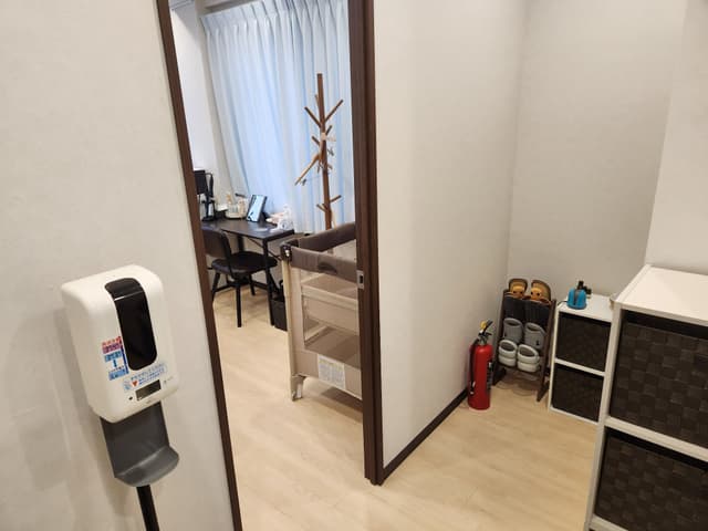 ãé¦ç³¸çºä¸ä¹æ©éãåºãã¹ãã¼ã¹å
¥å£.jpg