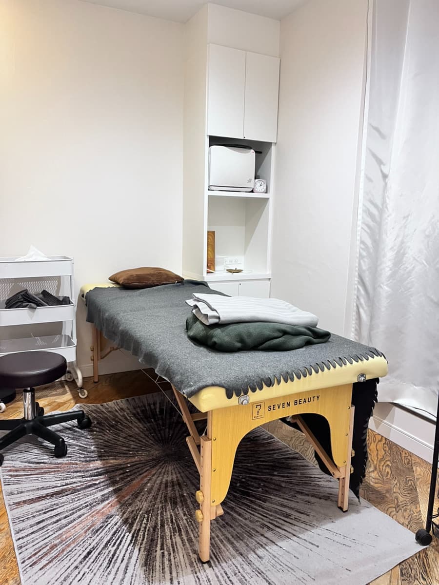 【京阪祇園四条駅から徒歩1分】備品充実・完全個室 のプライベートサロンが私のサロンに。エステ・整体・マッサージに【スペースD】minoriba