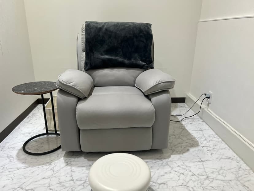 【豊川ICより車で7分】備品充実のプライベートサロンが私のサロンに。ネイル・カウンセリングに【フットネイルスペース】minoriba