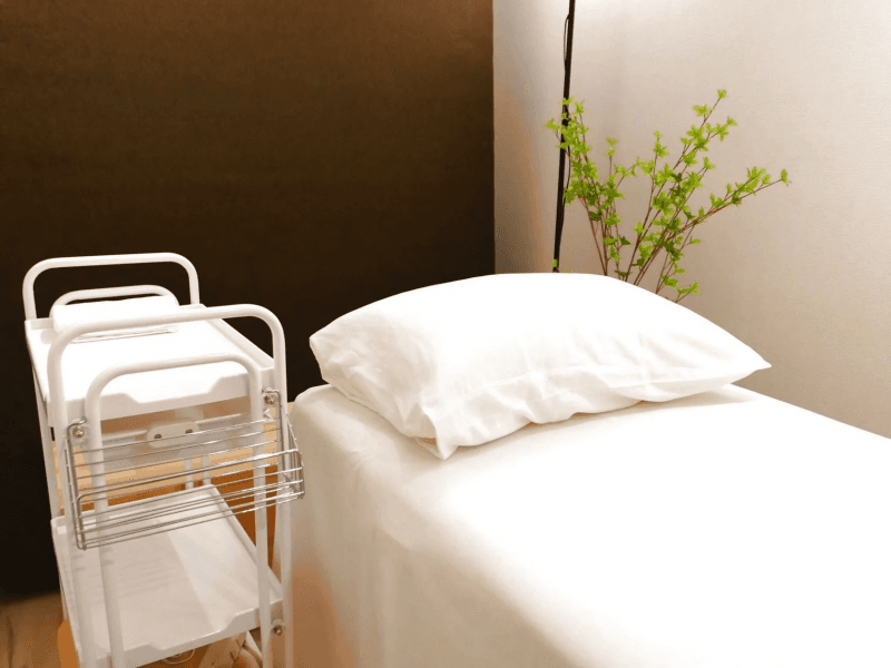 【天神:201号室】広めのお部屋2F(対面テーブル無)(スポット利用・1日貸切)