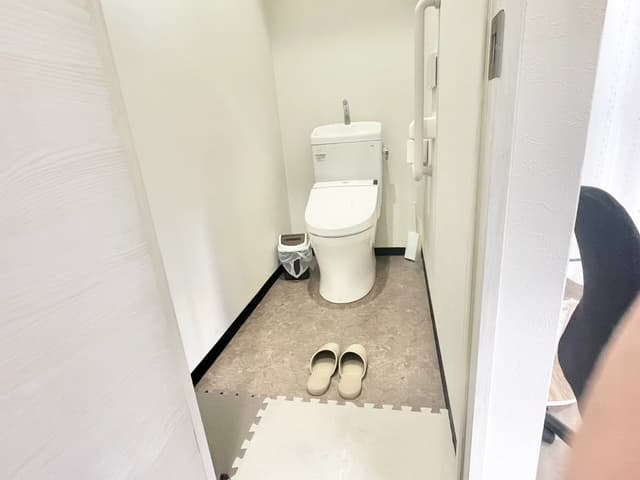 ãåäºé§
åºããã¤ã¬.jpg