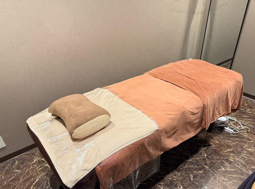 【川原町駅徒歩4分】≪女性限定≫ 完全個室のプライベートサロンが私のサロンに。エステ・整体・マッサージに【スペース2】minoriba