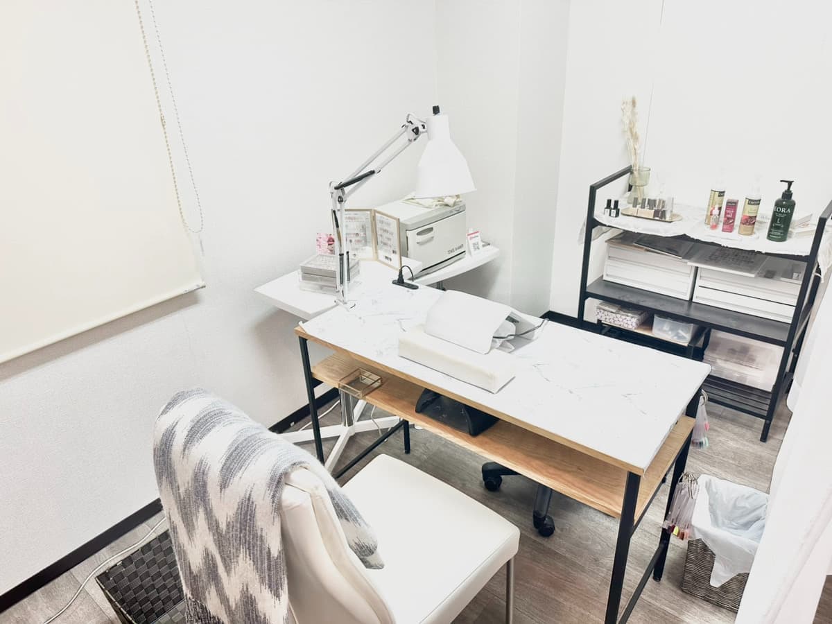 【烏丸駅/四条駅徒歩1分】≪女性限定≫備品充実のプライベートサロンが私のサロンに。【ネイルスペース】minoriba