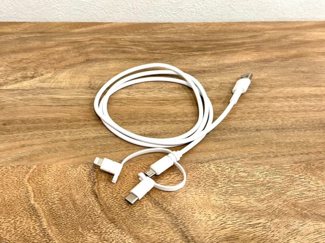 ãä¸å°¾é§
æ±å£åºãå
é»ã±ã¼ãã«.jpeg